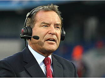 Jeff Stelling to remain at Soc...
